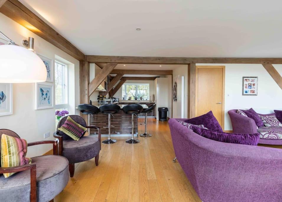 Villa Otters Holt Somerford Keynes Exterior foto